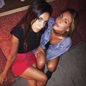 Meet your Posher, Macarena